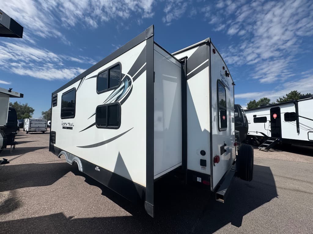 2021 Heartland RV 2021 Heartland RV North Trail - thumbnail 3