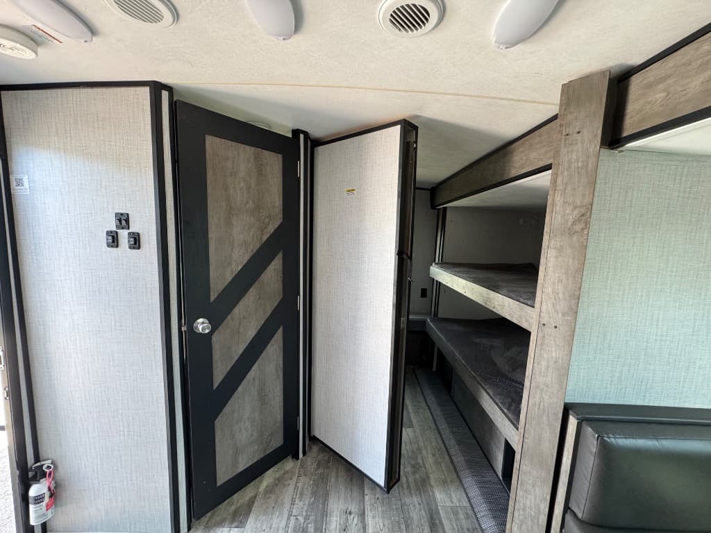 2021 Heartland RV 2021 Heartland RV North Trail - thumbnail 15