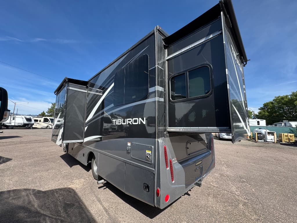 2022 Thor Motor Coach 2022 Thor Motor Coach Tiburon - thumbnail 3