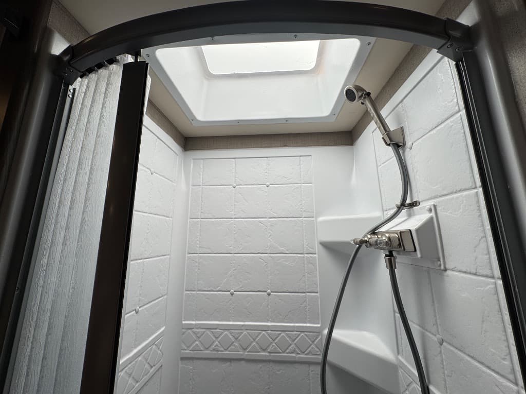 2022 Thor Motor Coach 2022 Thor Motor Coach Tiburon - thumbnail 13