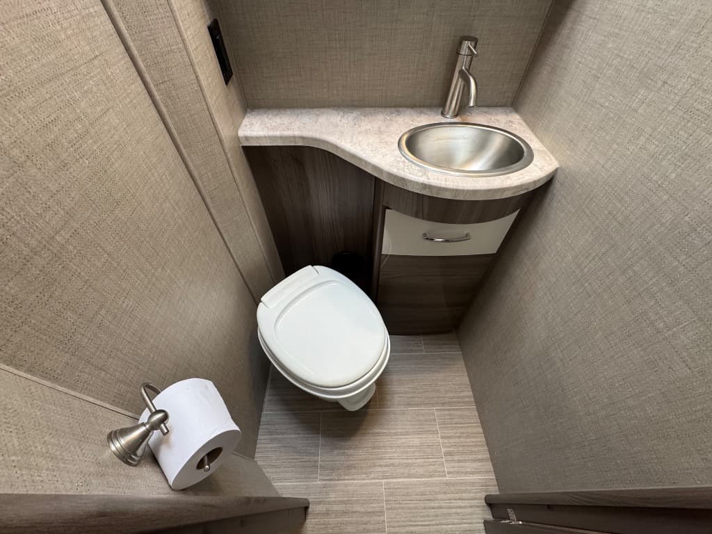 2022 Thor Motor Coach 2022 Thor Motor Coach Tiburon - thumbnail 14