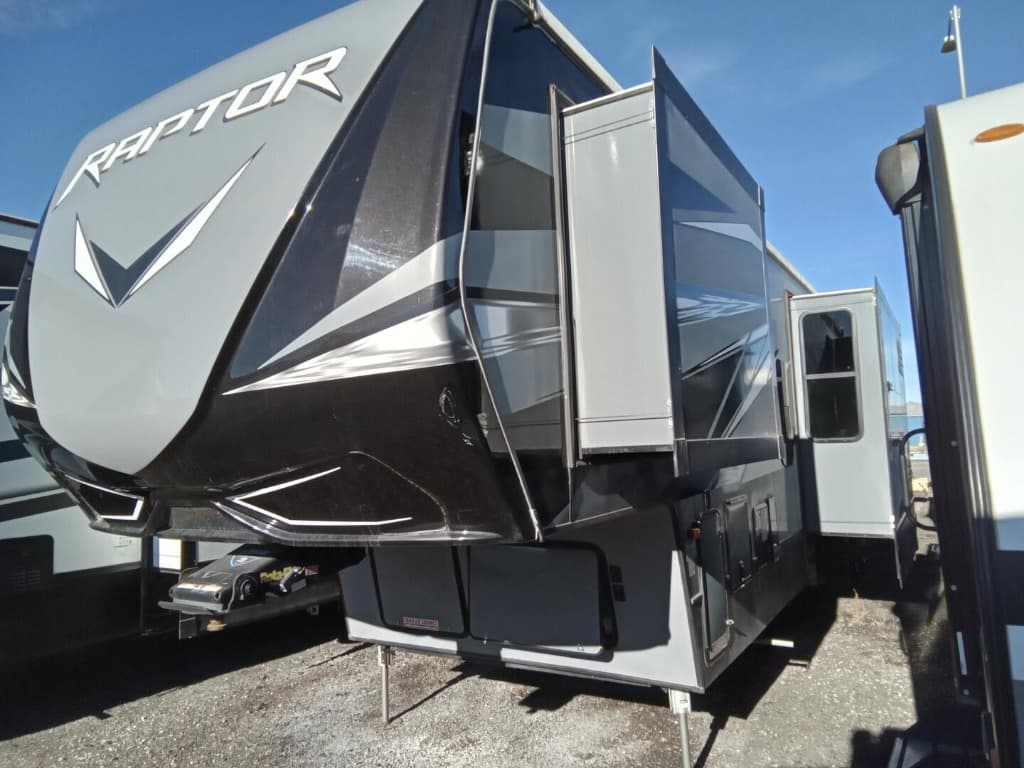 2021 Keystone 2021 Keystone Raptor - thumbnail 5