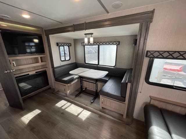 2021 Coachmen 2021 Coachmen Freedom Express Ultra Lite - thumbnail 6
