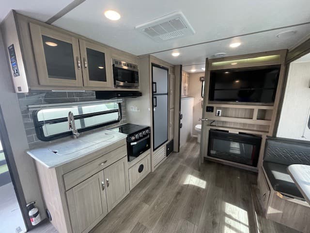2021 Coachmen 2021 Coachmen Freedom Express Ultra Lite - thumbnail 12