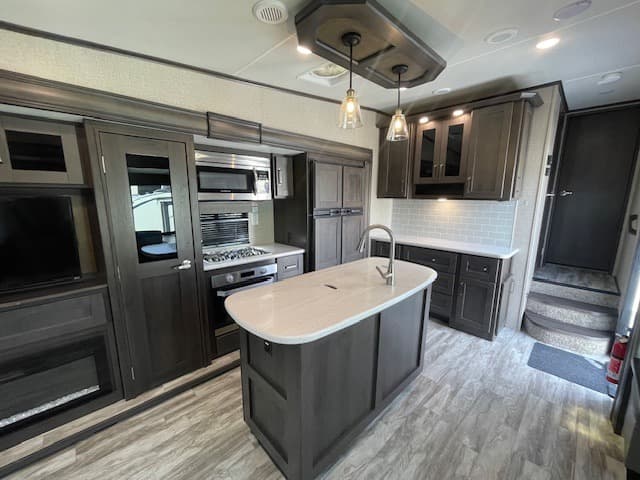 2022 Grand Design 2022 Grand Design Reflection - thumbnail 7