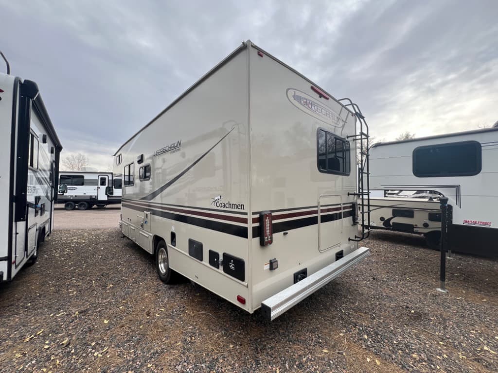 2023 Coachmen 2023 Coachmen Leprechaun - thumbnail 3