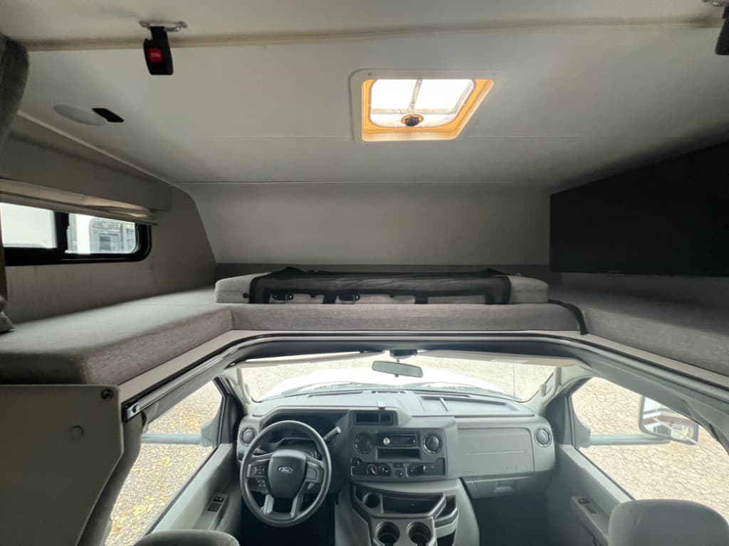 2023 Coachmen 2023 Coachmen Leprechaun - thumbnail 8