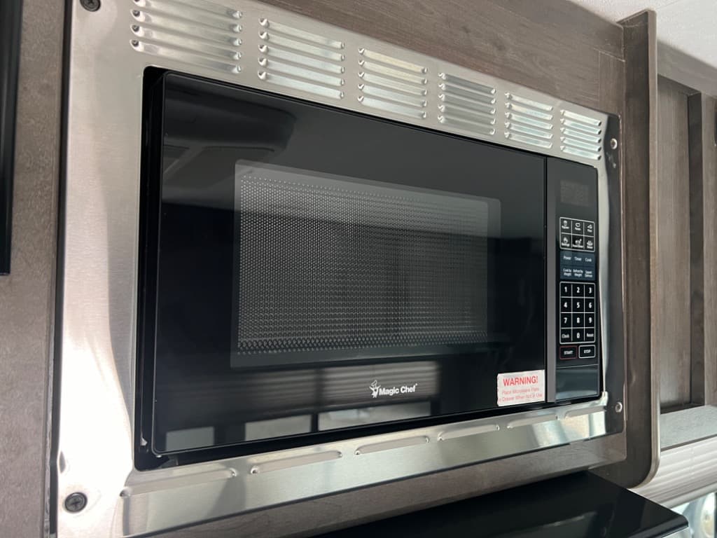 2023 Coachmen 2023 Coachmen Leprechaun - thumbnail 13