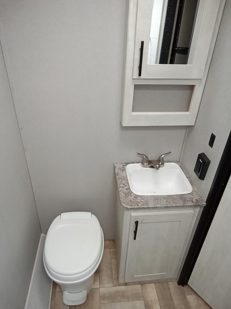 2022 Forest River 2022 Forest River Shasta - thumbnail 11