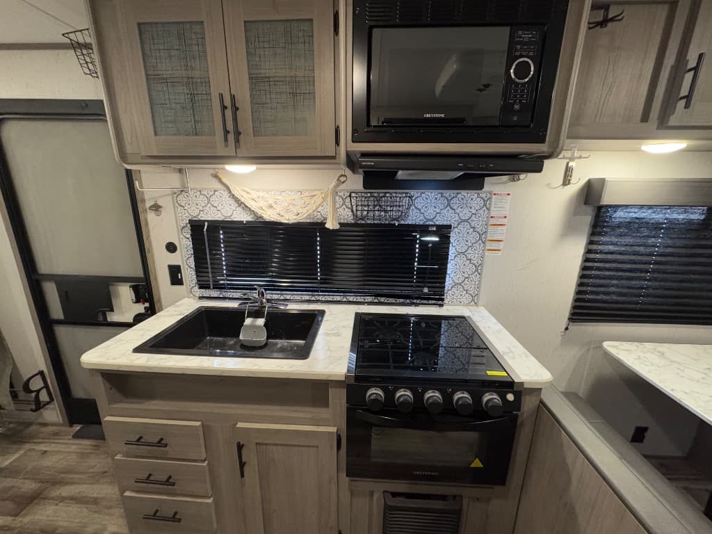 2022 Dutchmen 2022 Dutchmen Coleman Lantern LT Series - thumbnail 10