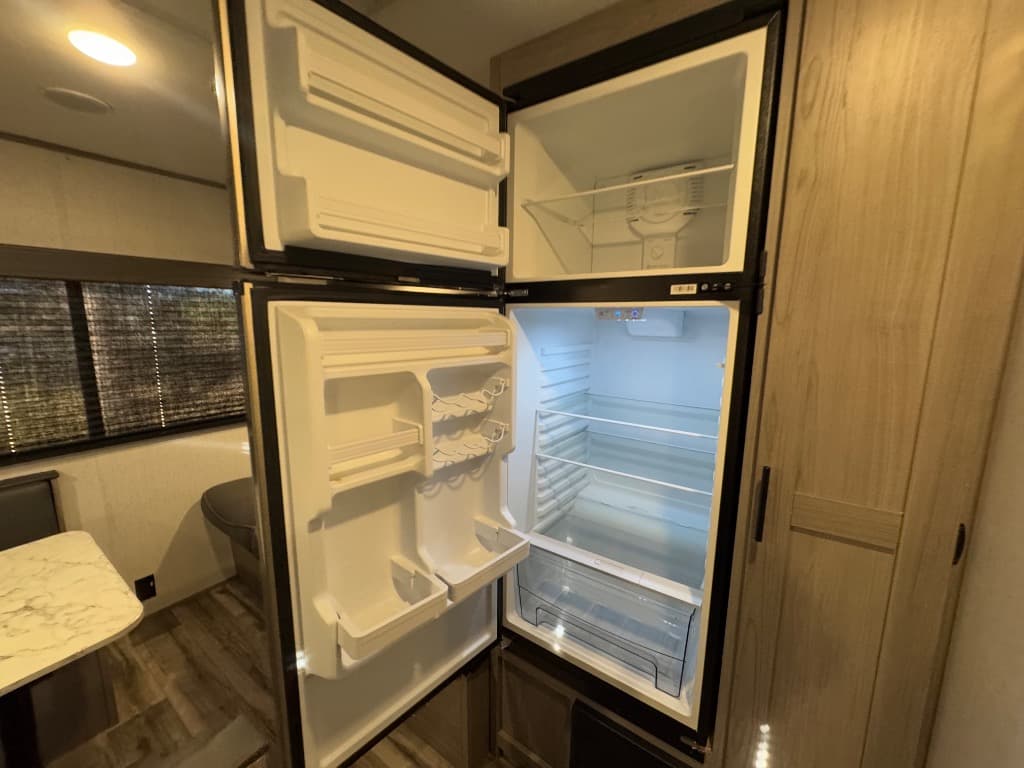 2022 Dutchmen 2022 Dutchmen Coleman Lantern LT Series - thumbnail 12