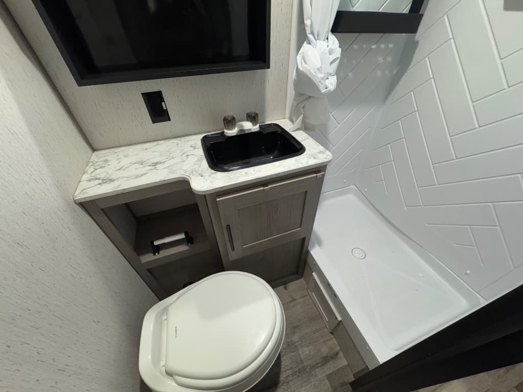 2022 Dutchmen 2022 Dutchmen Coleman Lantern LT Series - thumbnail 13