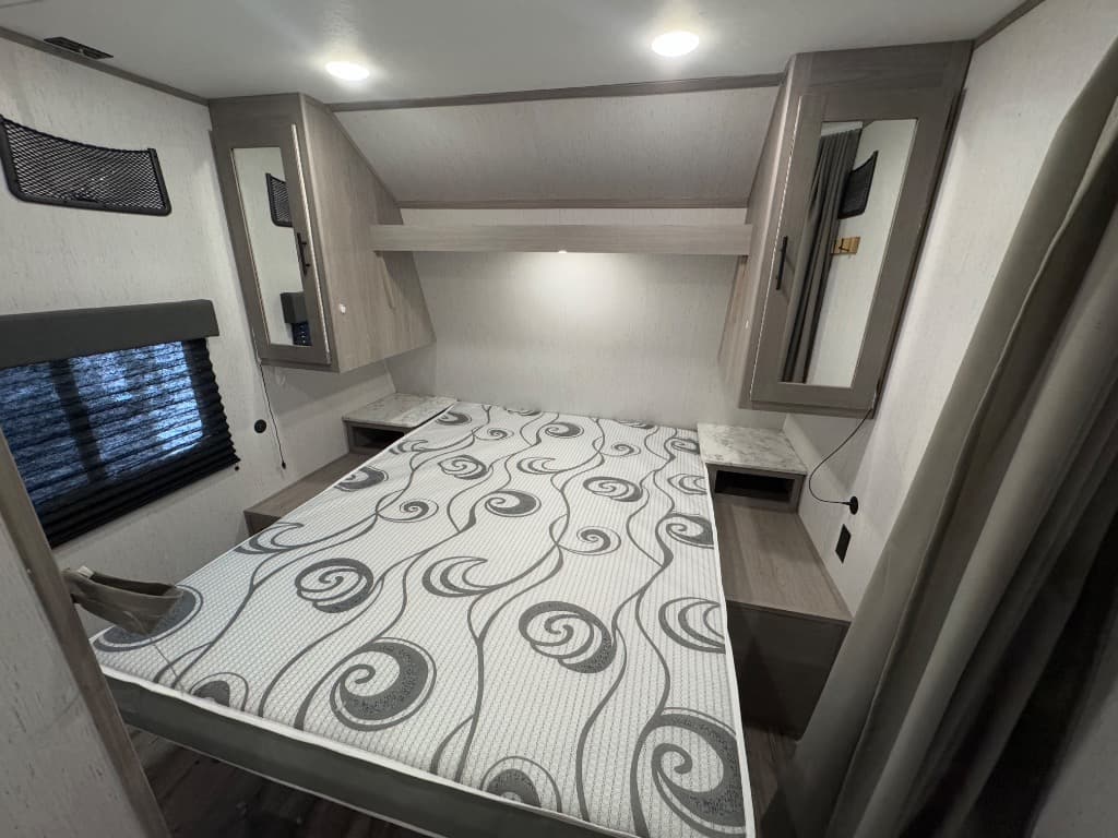 2022 Dutchmen 2022 Dutchmen Coleman Lantern LT Series - thumbnail 15