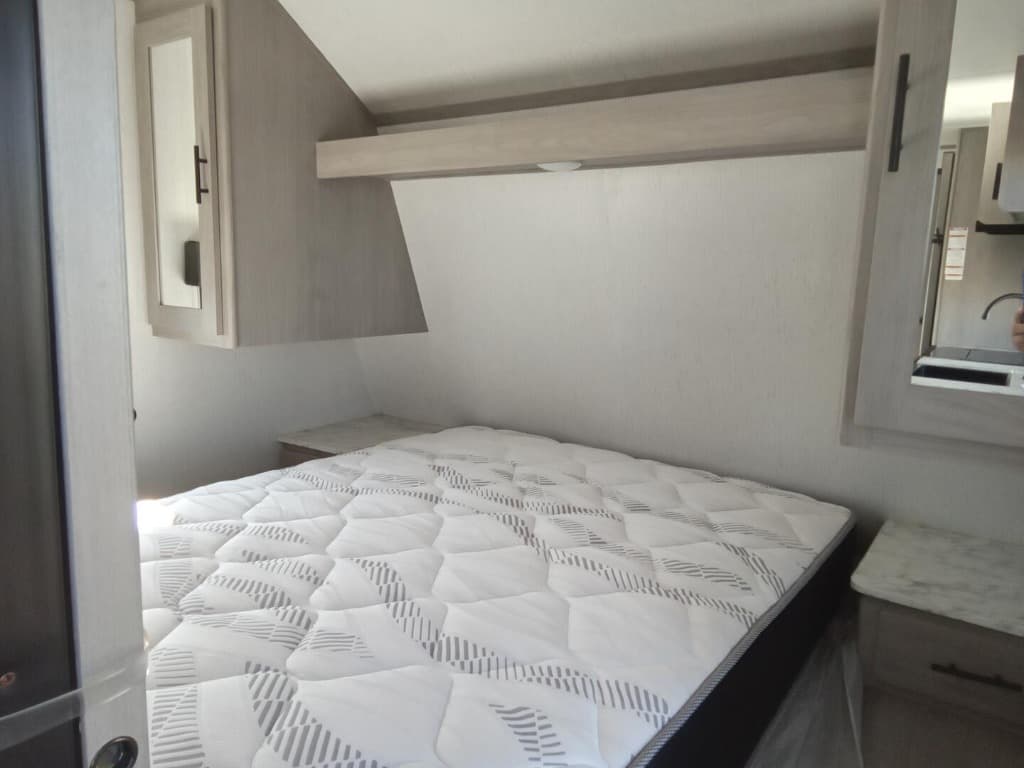 2022 Dutchmen 2022 Dutchmen Coleman Lantern - thumbnail 6