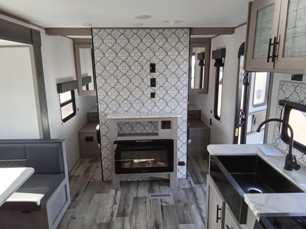 2022 Dutchmen 2022 Dutchmen Coleman Lantern - thumbnail 10