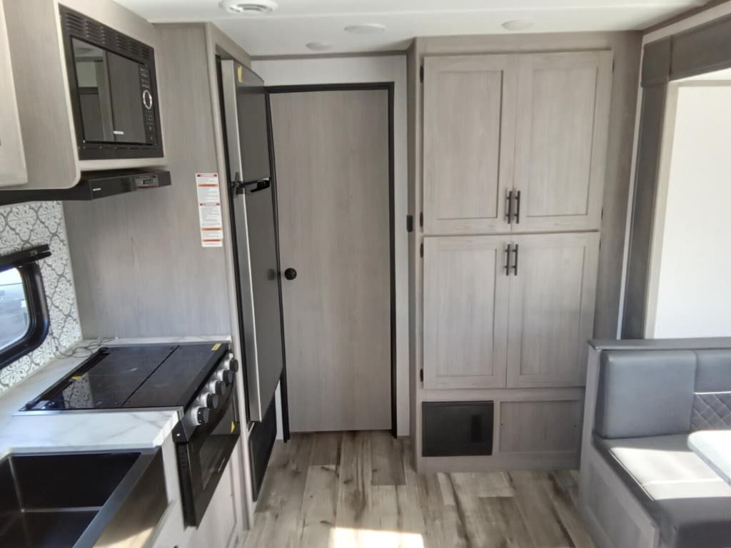 2022 Dutchmen 2022 Dutchmen Coleman Lantern - thumbnail 11