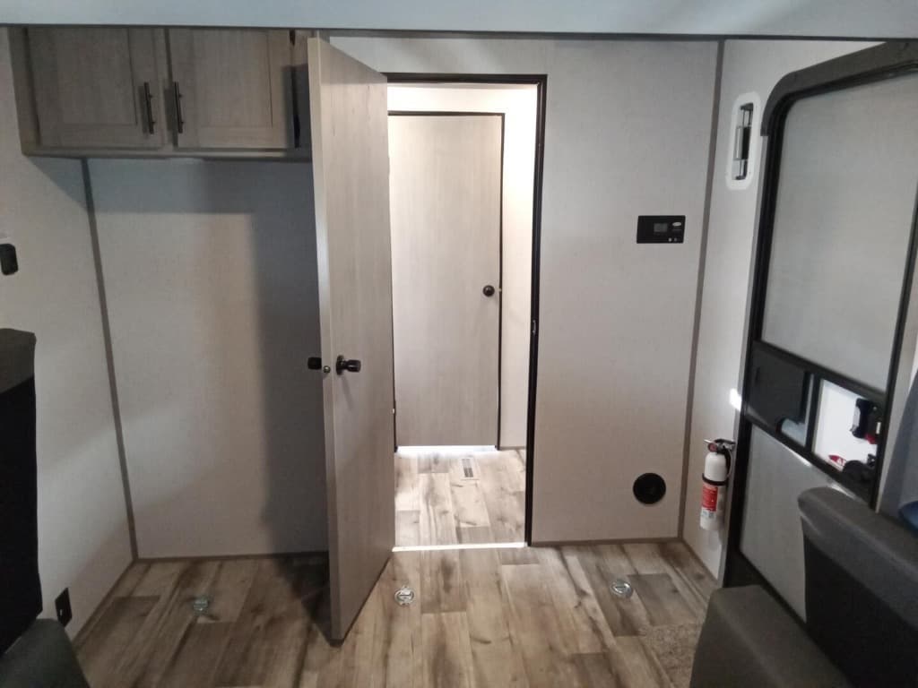 2022 Dutchmen 2022 Dutchmen Coleman Lantern - thumbnail 17