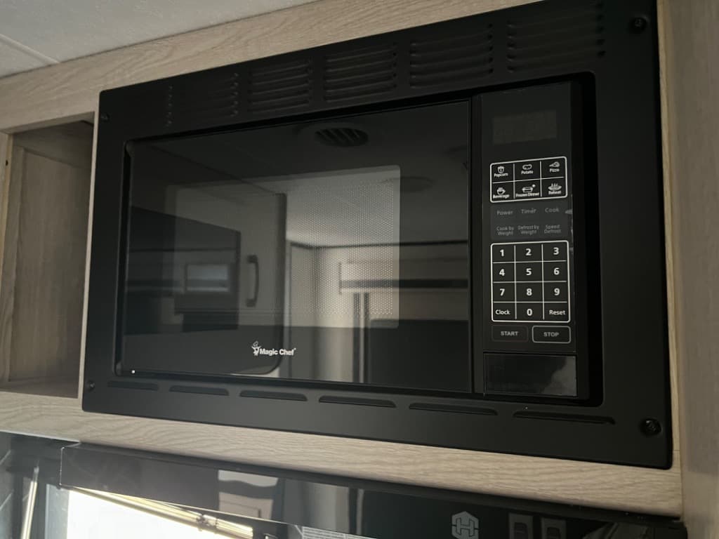 2022 Coachmen 2022 Coachmen Apex Ultra-Lite - thumbnail 15