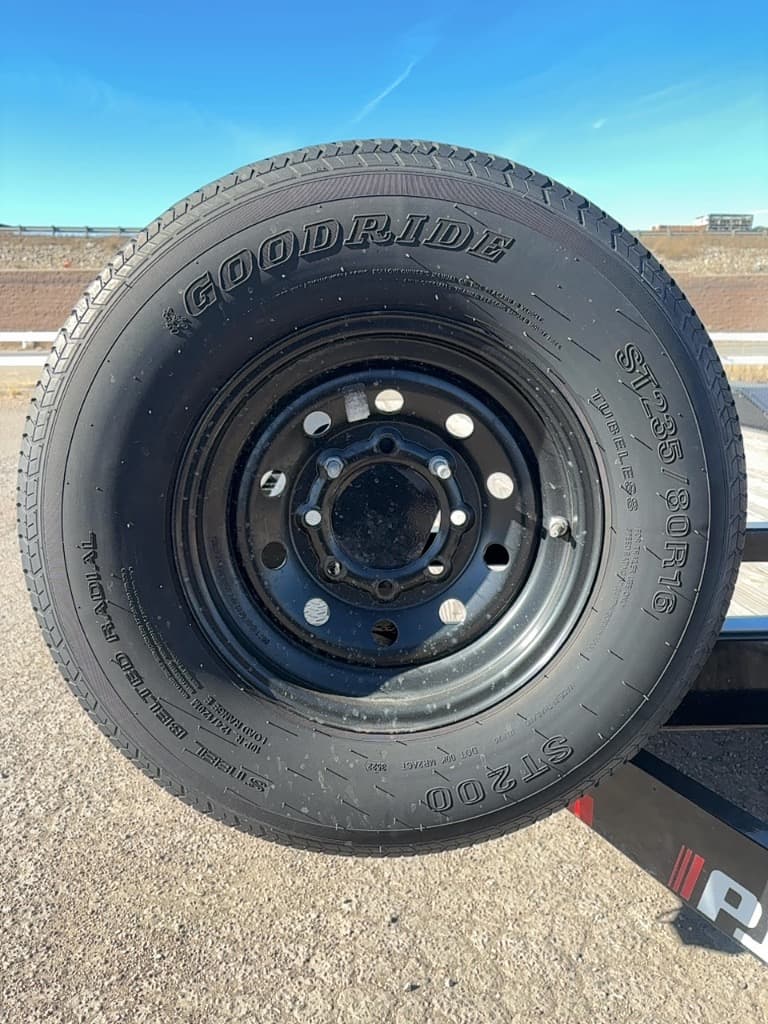 2023 PJ Trailers 2023 PJ Trailers 6" Channel Super-Wide - thumbnail 4