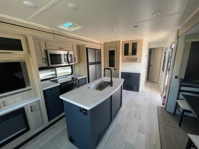 2023 Winnebago 2023 Winnebago Voyage - thumbnail 7