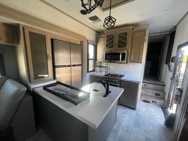 2023 Grand Design 2023 Grand Design Momentum M-Class - thumbnail 7