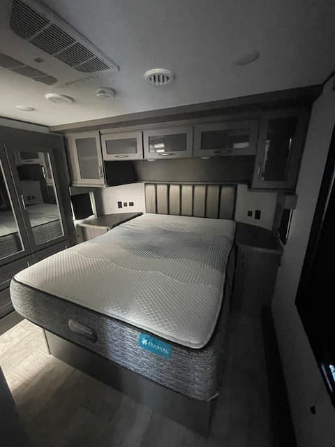 2023 Grand Design 2023 Grand Design Momentum M-Class - thumbnail 11