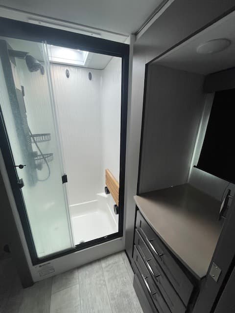 2023 Grand Design 2023 Grand Design Momentum M-Class - thumbnail 12