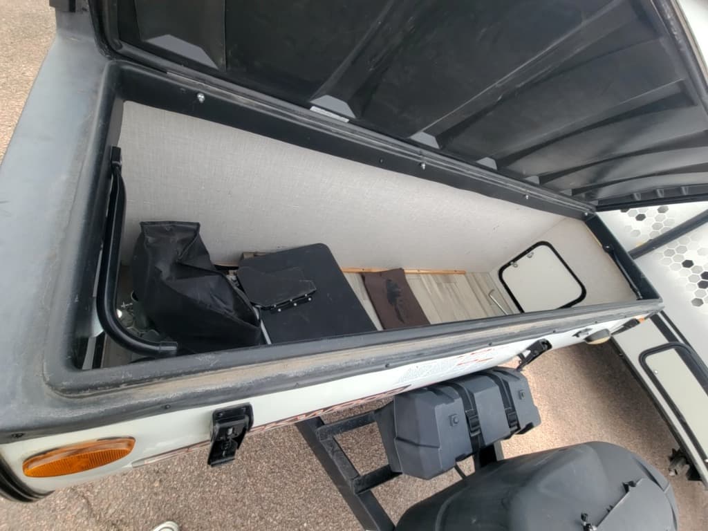 2023 Rockwood 2023 Rockwood Hard Side Series - thumbnail 6