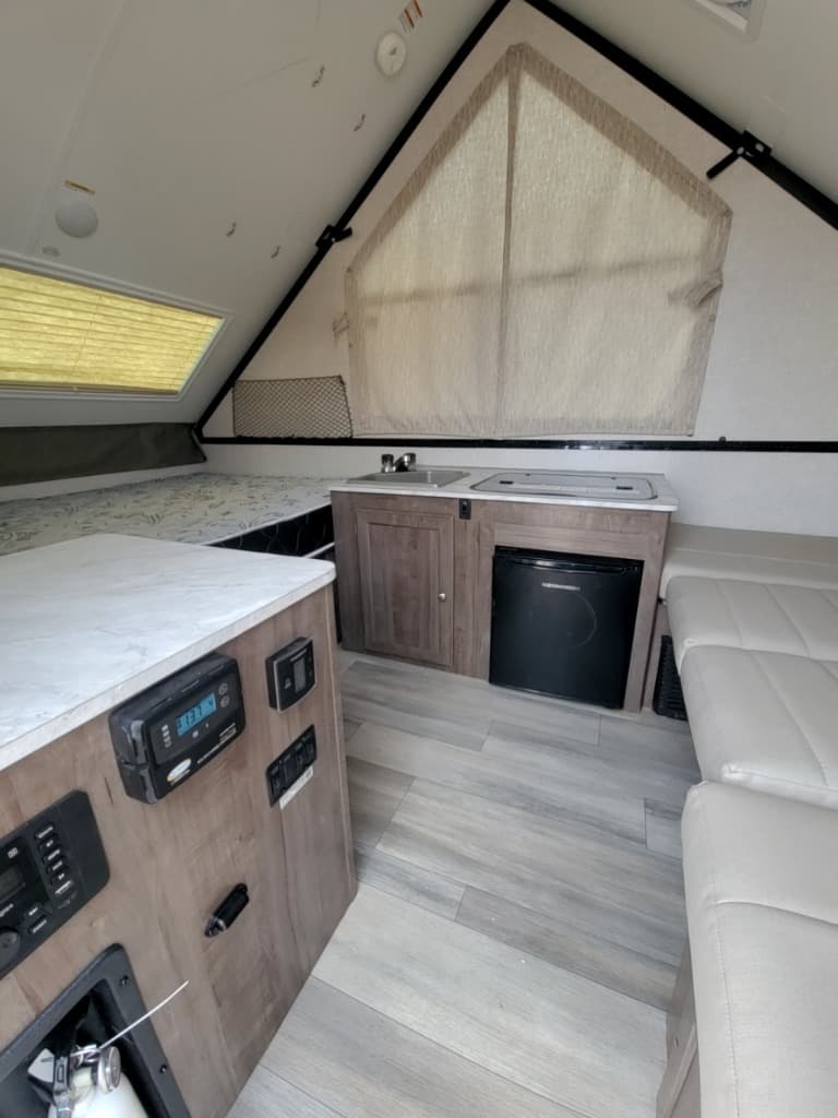 2023 Rockwood 2023 Rockwood Hard Side Series - thumbnail 17