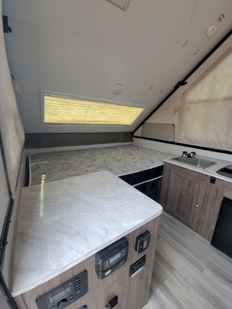 2023 Rockwood 2023 Rockwood Hard Side Series - thumbnail 18