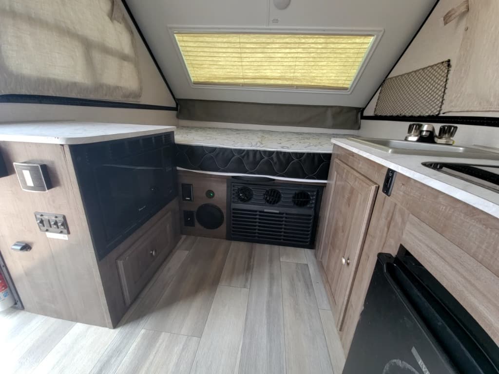 2023 Rockwood 2023 Rockwood Hard Side Series - thumbnail 21