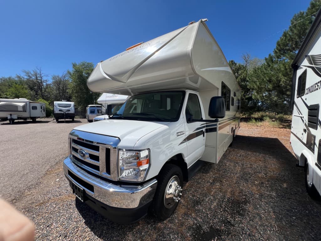 2023 Coachmen 2023 Coachmen Leprechaun - thumbnail 3