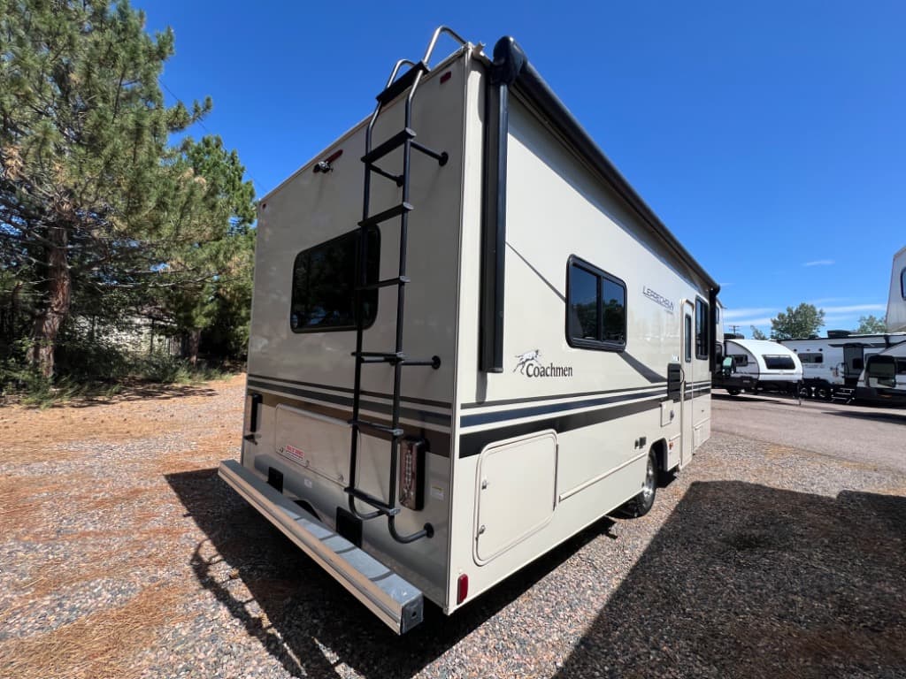 2023 Coachmen 2023 Coachmen Leprechaun - thumbnail 5