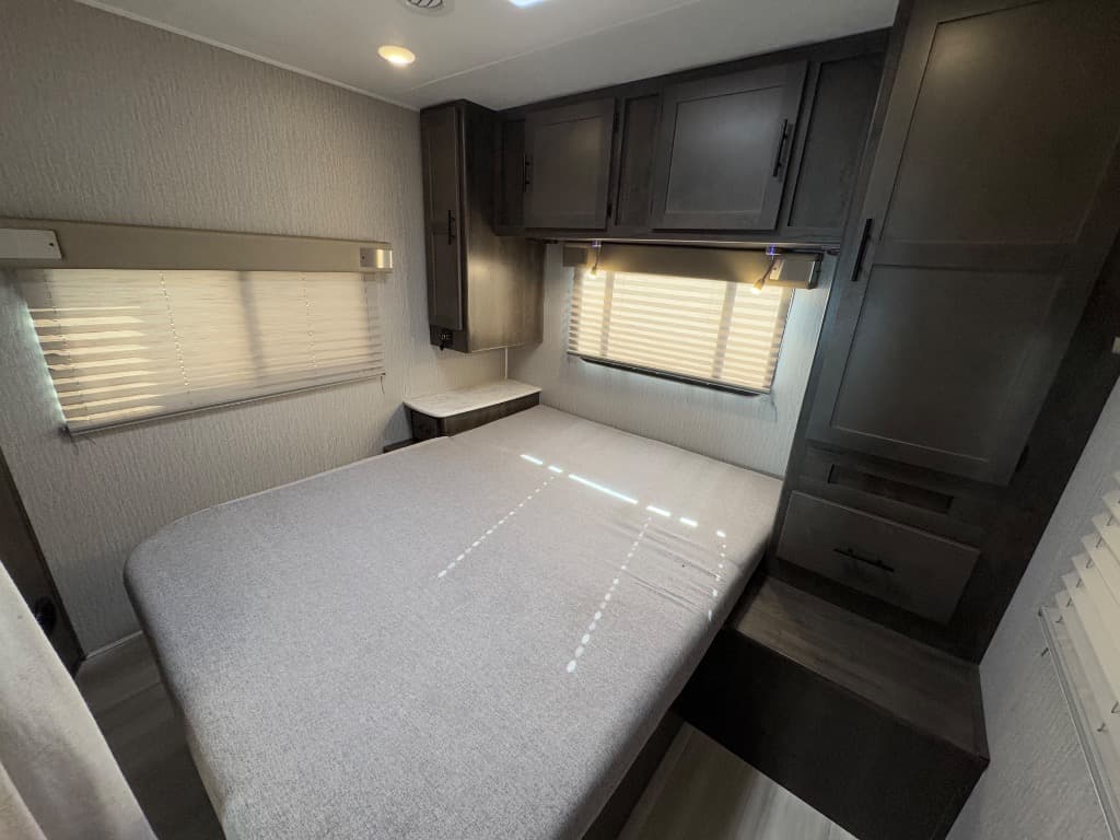 2023 Coachmen 2023 Coachmen Leprechaun - thumbnail 19