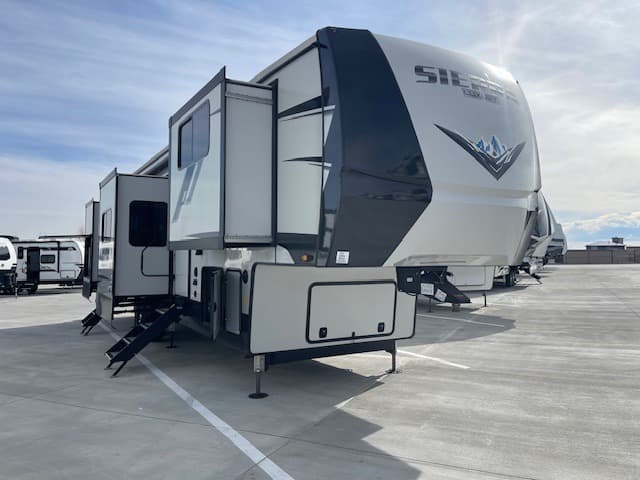2023 Forest River Sierra 38FKOK