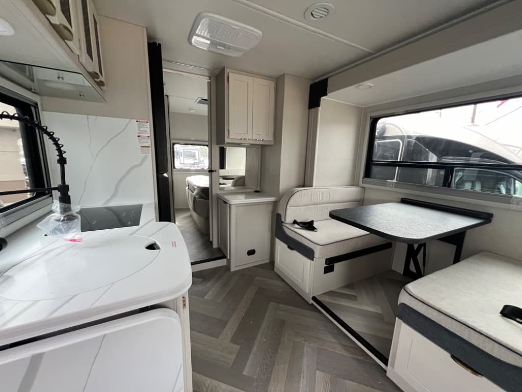 2025 Coachmen 2025 Coachmen Prism Select - thumbnail 6