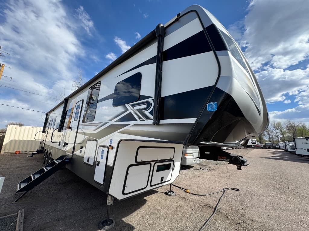 2023 Keystone RV Raptor 424