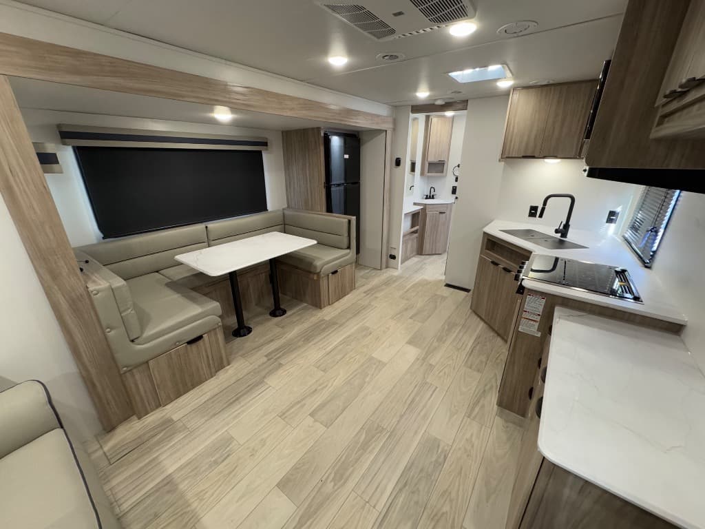 2024 Winnebago 2024 Winnebago Access - thumbnail 6