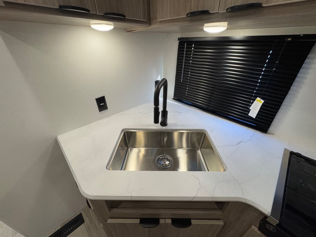 2024 Winnebago 2024 Winnebago Access - thumbnail 10