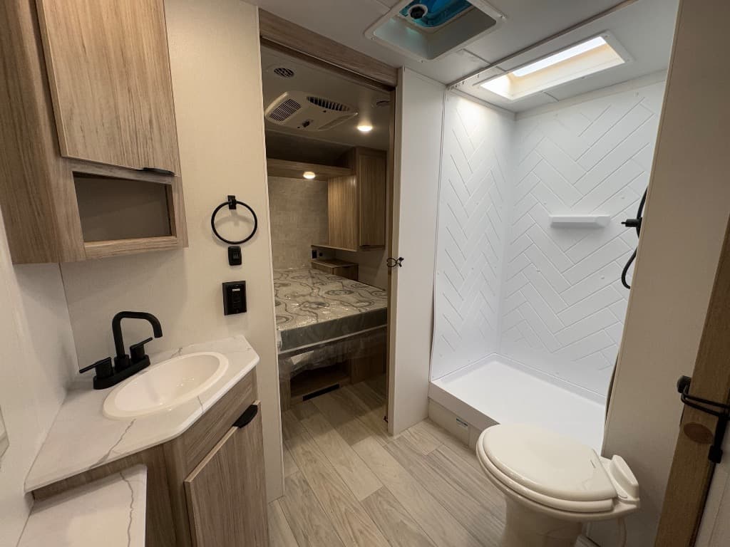 2024 Winnebago 2024 Winnebago Access - thumbnail 14