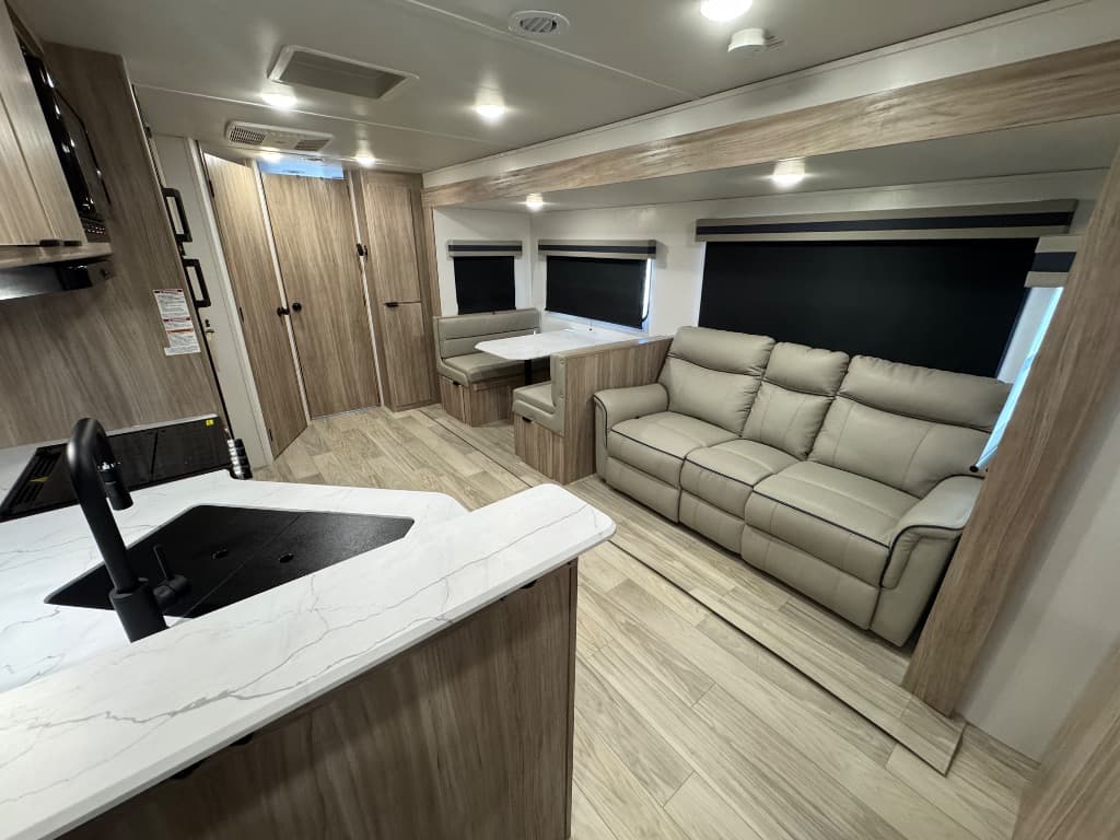 2024 Winnebago 2024 Winnebago Access - thumbnail 9