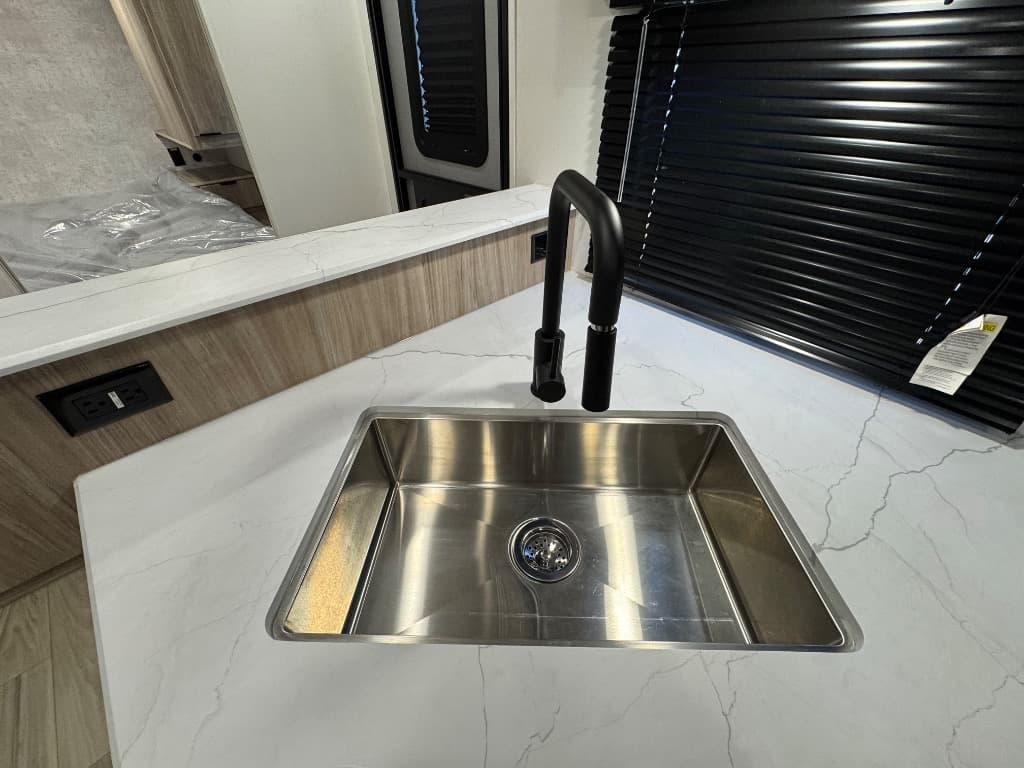 2024 Winnebago 2024 Winnebago Access - thumbnail 17