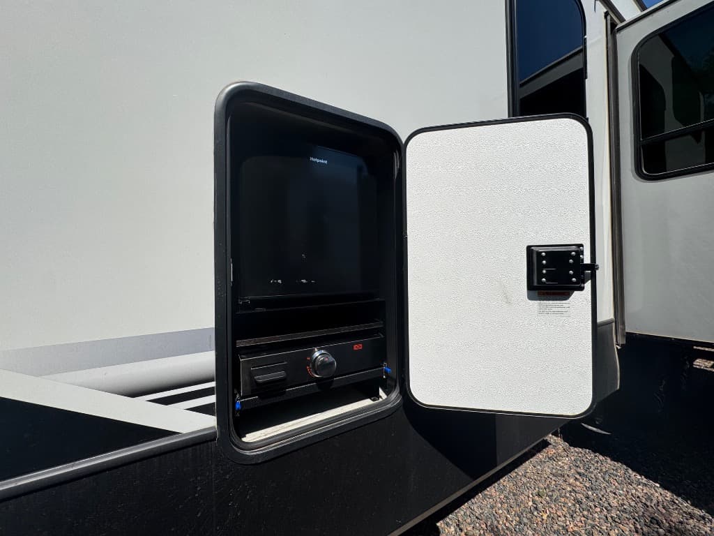 2024 Keystone RV 2024 Keystone RV Montana High Country - thumbnail 6