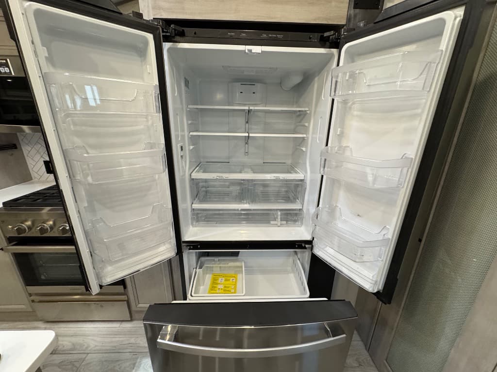 2024 Keystone RV 2024 Keystone RV Montana High Country - thumbnail 10