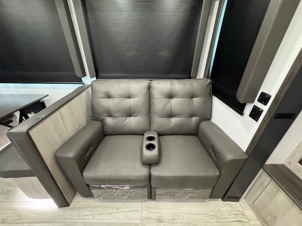 2024 Keystone RV 2024 Keystone RV Montana High Country - thumbnail 15