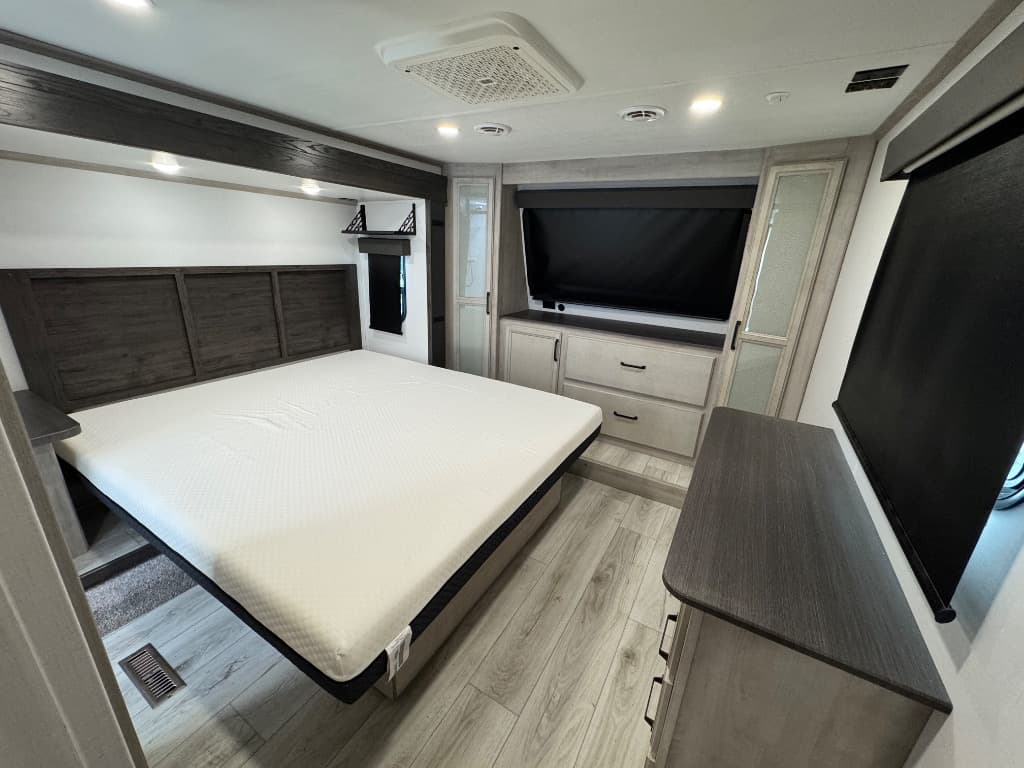 2024 Keystone RV 2024 Keystone RV Montana High Country - thumbnail 24