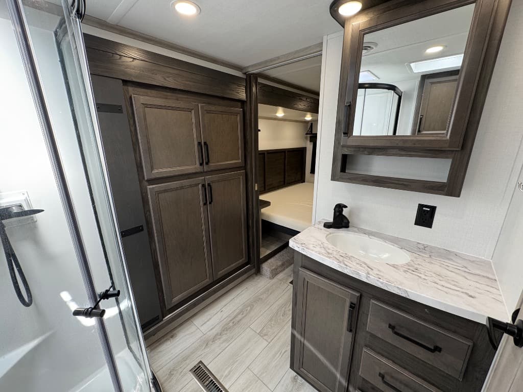 2024 Keystone RV 2024 Keystone RV Montana High Country - thumbnail 28