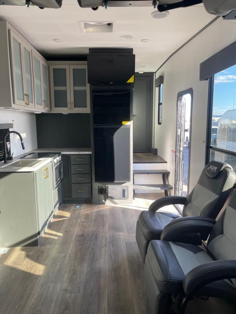 2024 Forest River 2024 Forest River XLR Nitro - thumbnail 6