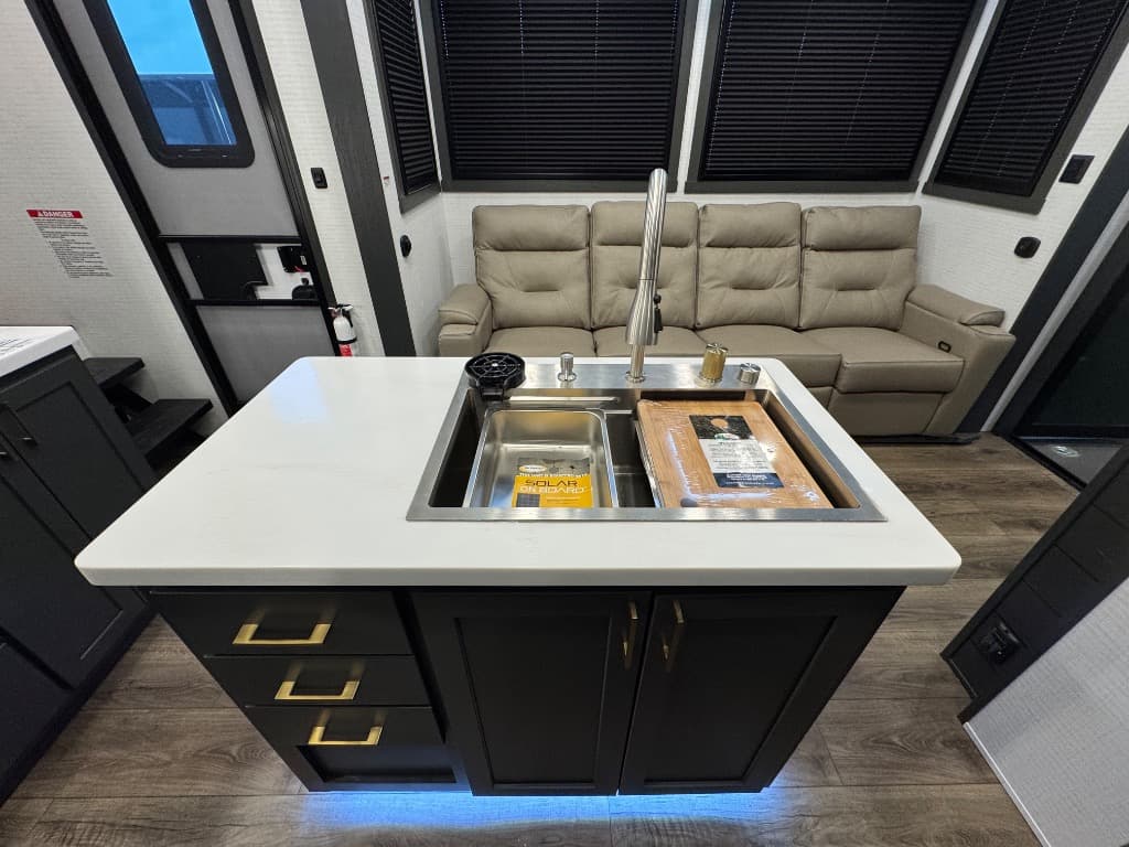 2024 Forest River 2024 Forest River XLR Nitro - thumbnail 10