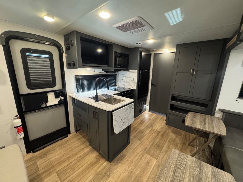 2024 Keystone 2024 Keystone Bullet Crossfire - thumbnail 9